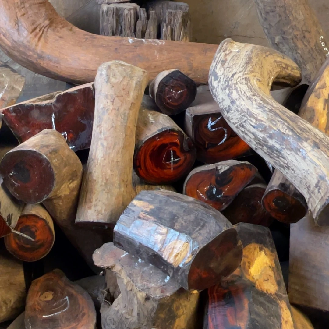 用***9木大红酸枝原料摆件