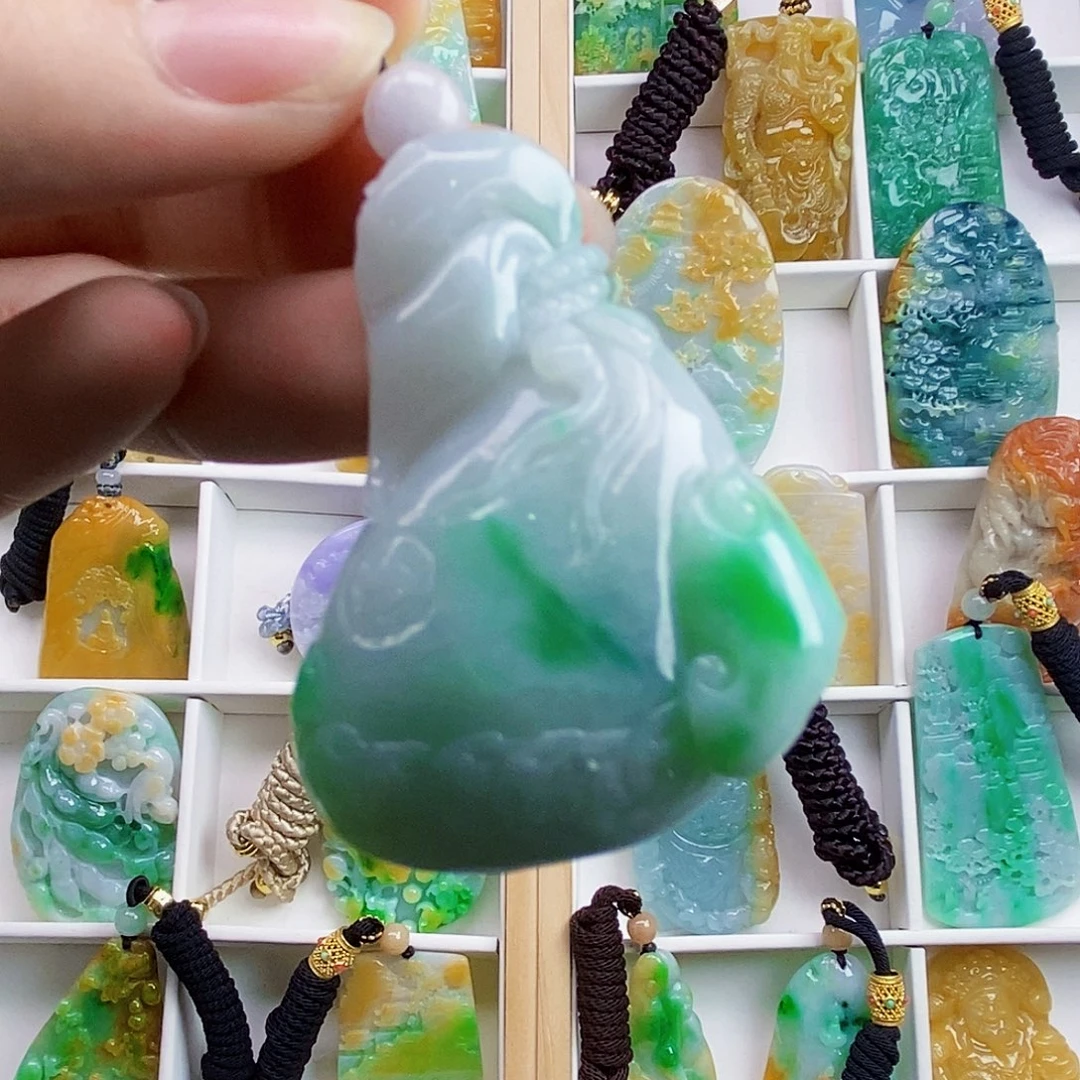 翡翠未镶嵌颈饰翡翠