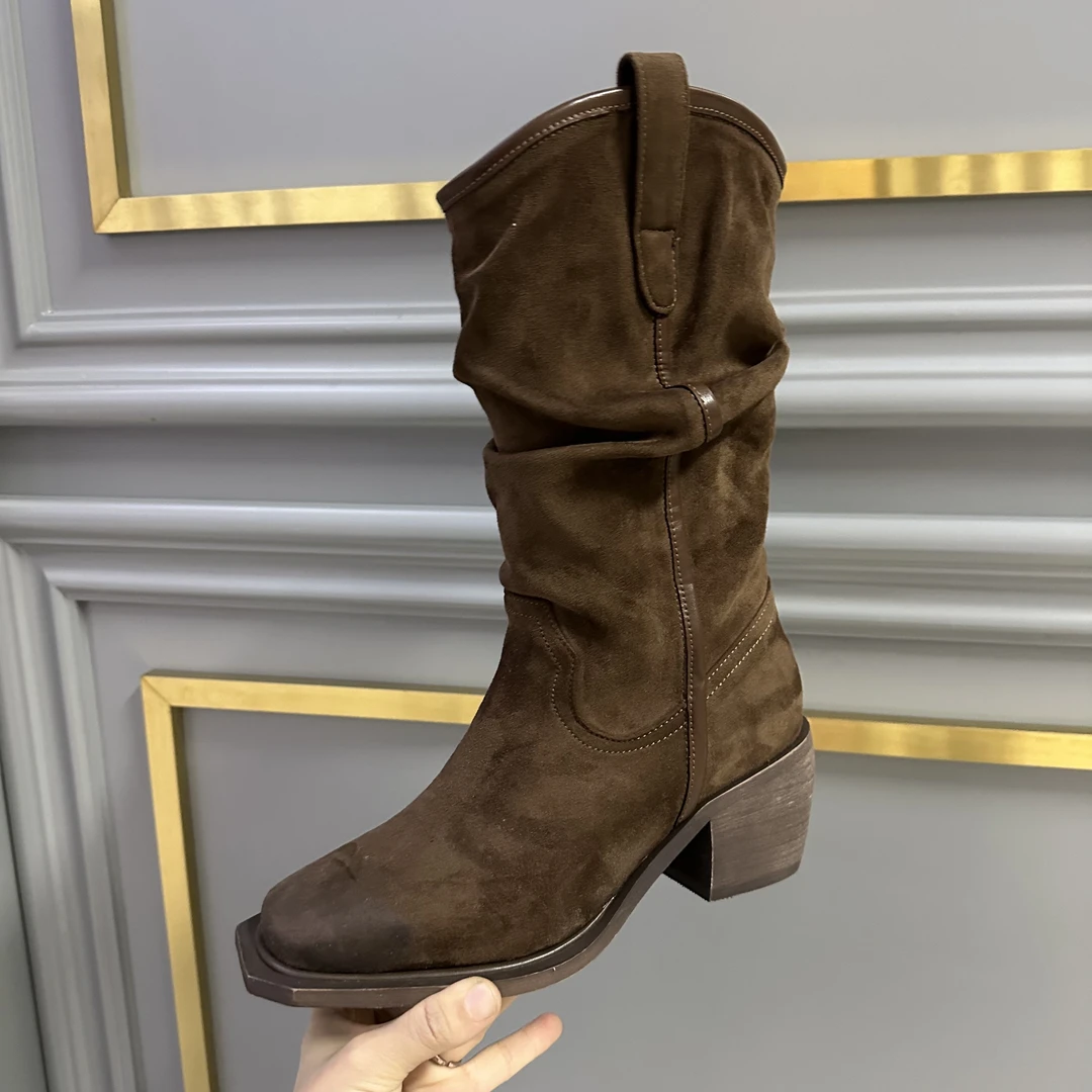 0127-1欧洲站女2024冬新款欧货粗跟高筒时装靴反绒复古英伦风长靴