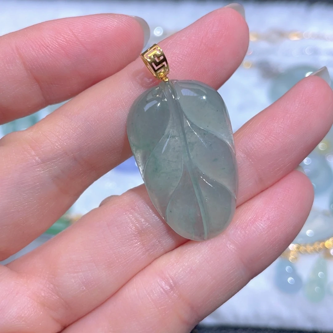 翡翠18K金镶嵌颈饰翡翠