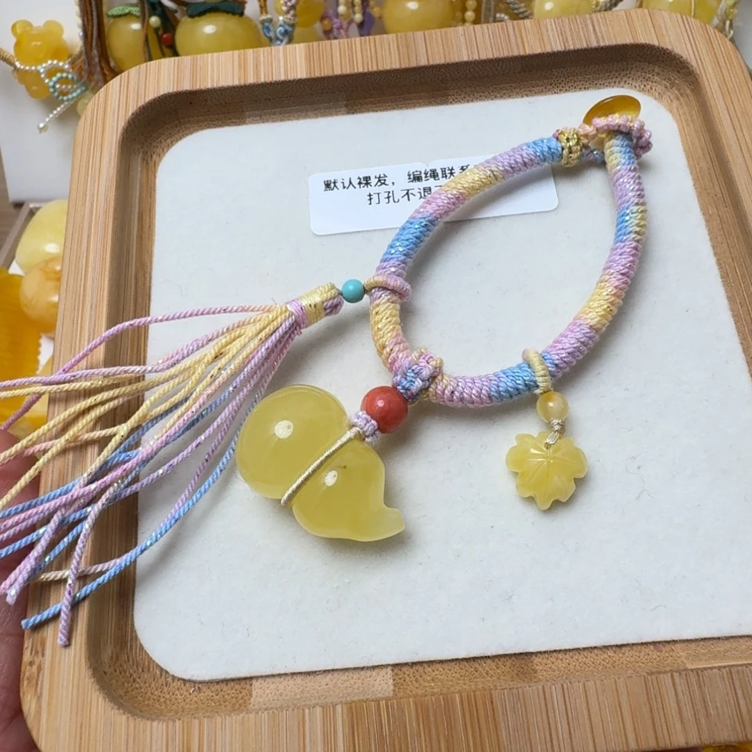 蜜蜡未镶嵌珠宝奇石超过七天不退不换，有瑕疵