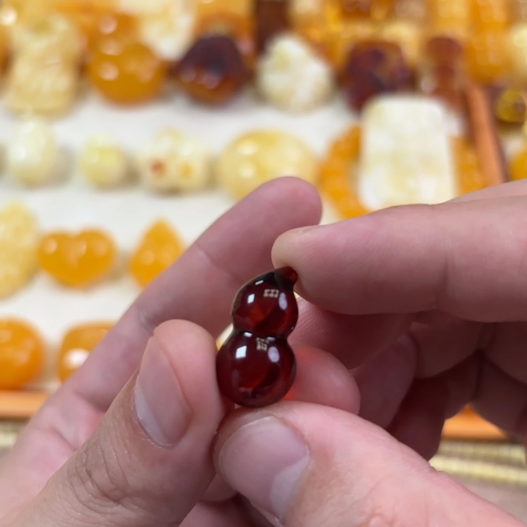 蜜蜡未镶嵌裸石葫芦