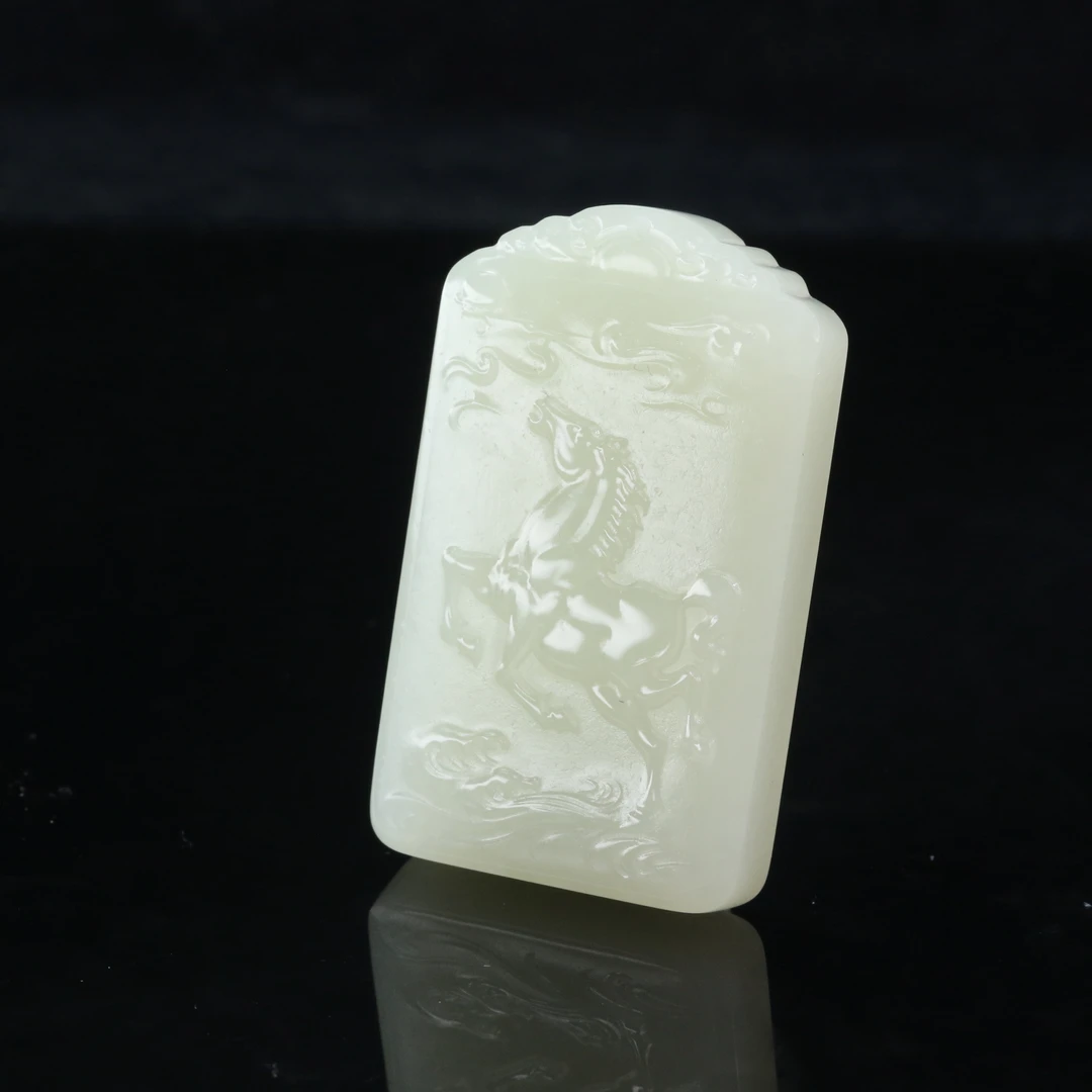 34和田玉蜂蜜水吊坠/500792北京中保拍卖