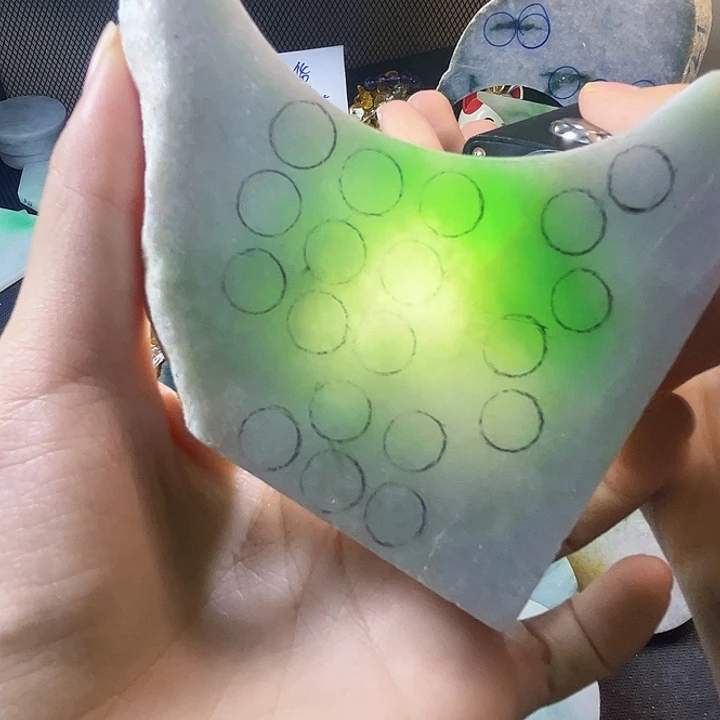 翡翠裸石缅甸翡翠