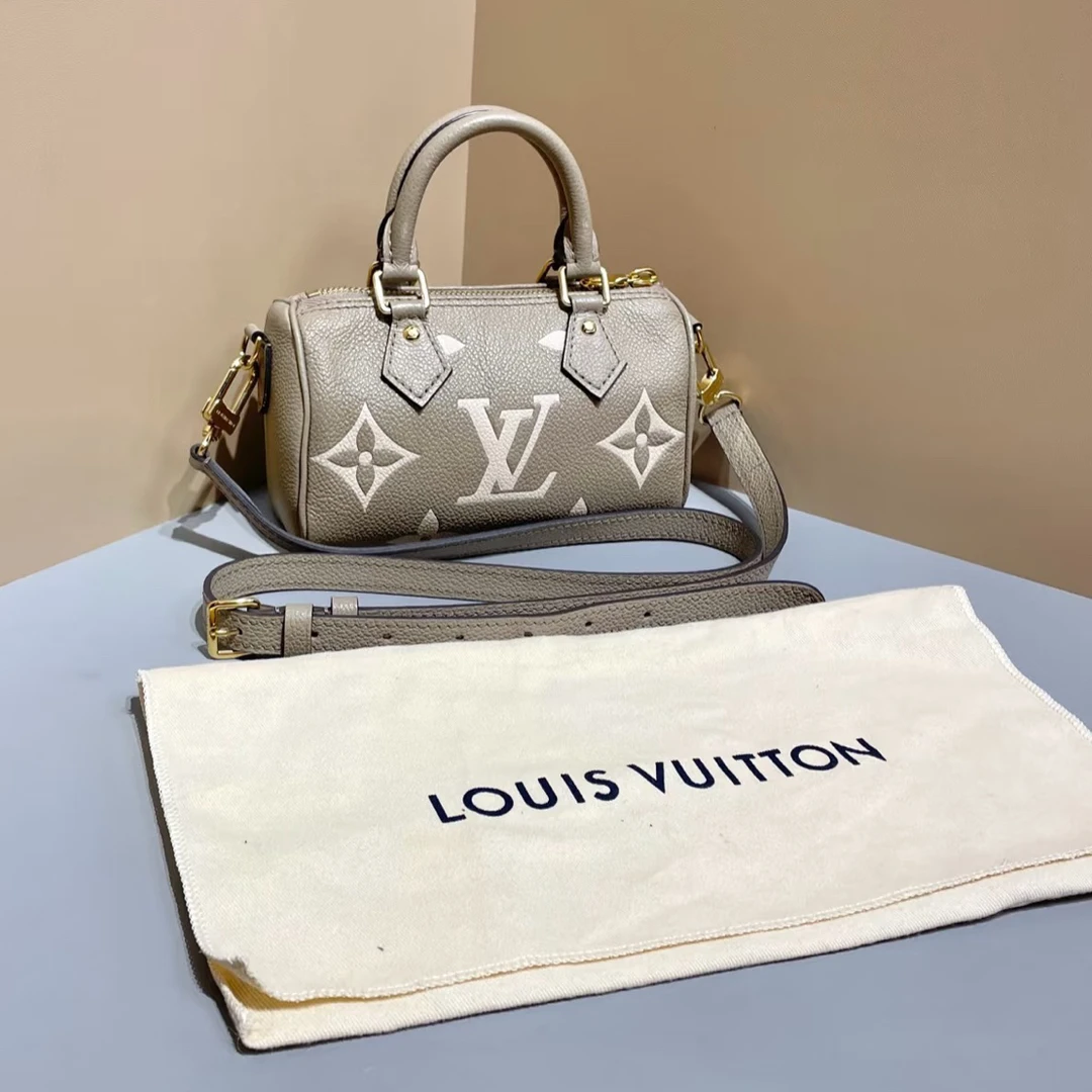 99新 LouisVuitton/路易威登 大象灰nano