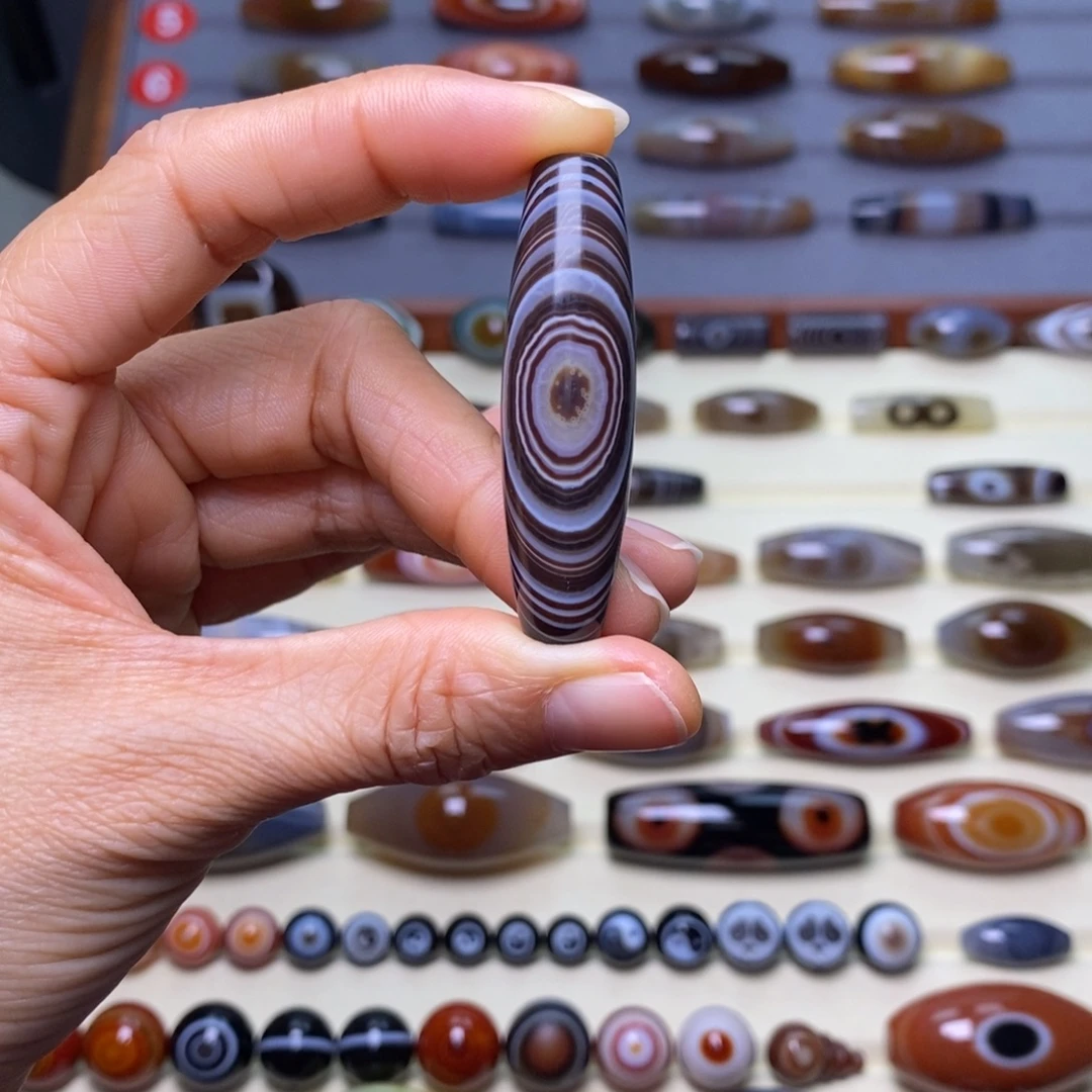 何***落玛瑙/玉髓未镶嵌珠宝半成品