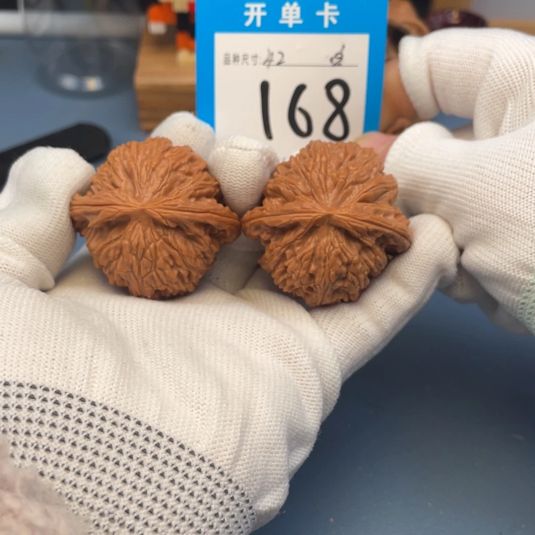 核桃文玩核桃白狮子