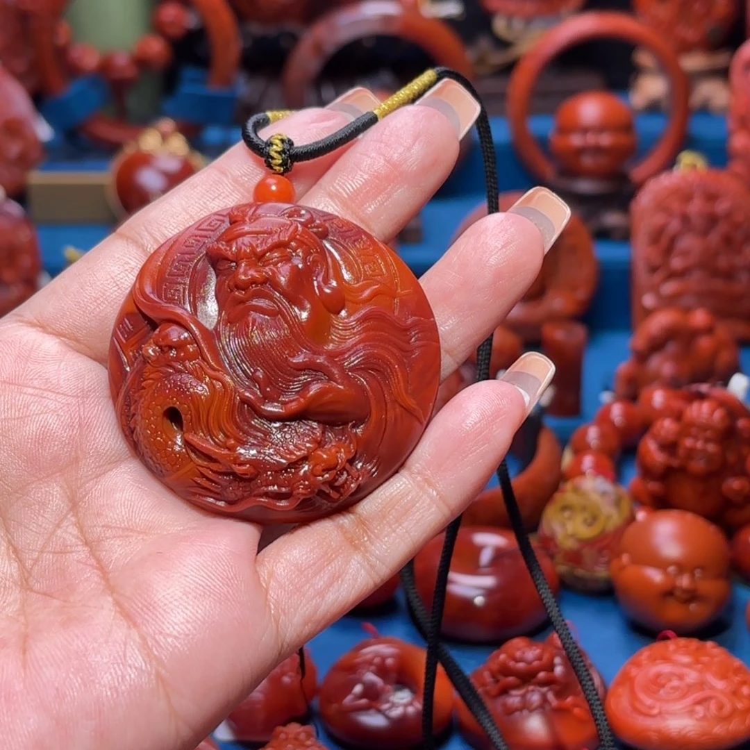 未镶嵌雕刻南红玛瑙毅*