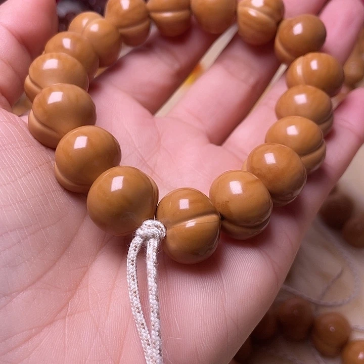 苏***王手串猴头核桃一物17镜面柯基屁桃手持