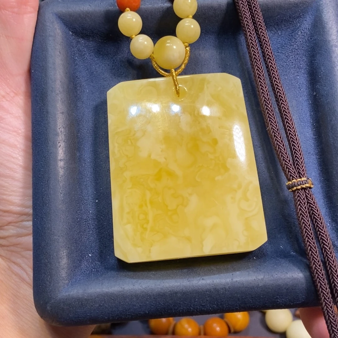 豆***面未镶嵌颈饰琥珀蜜蜡