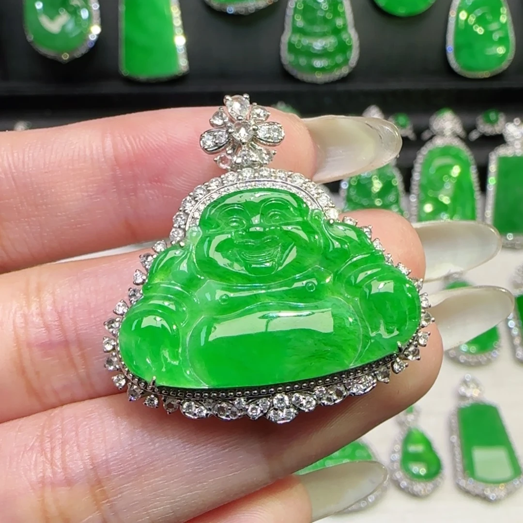 翡翠18K金镶嵌颈饰