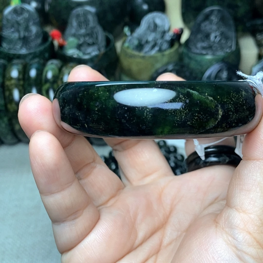 天***夜蛇纹石玉未镶嵌手镯