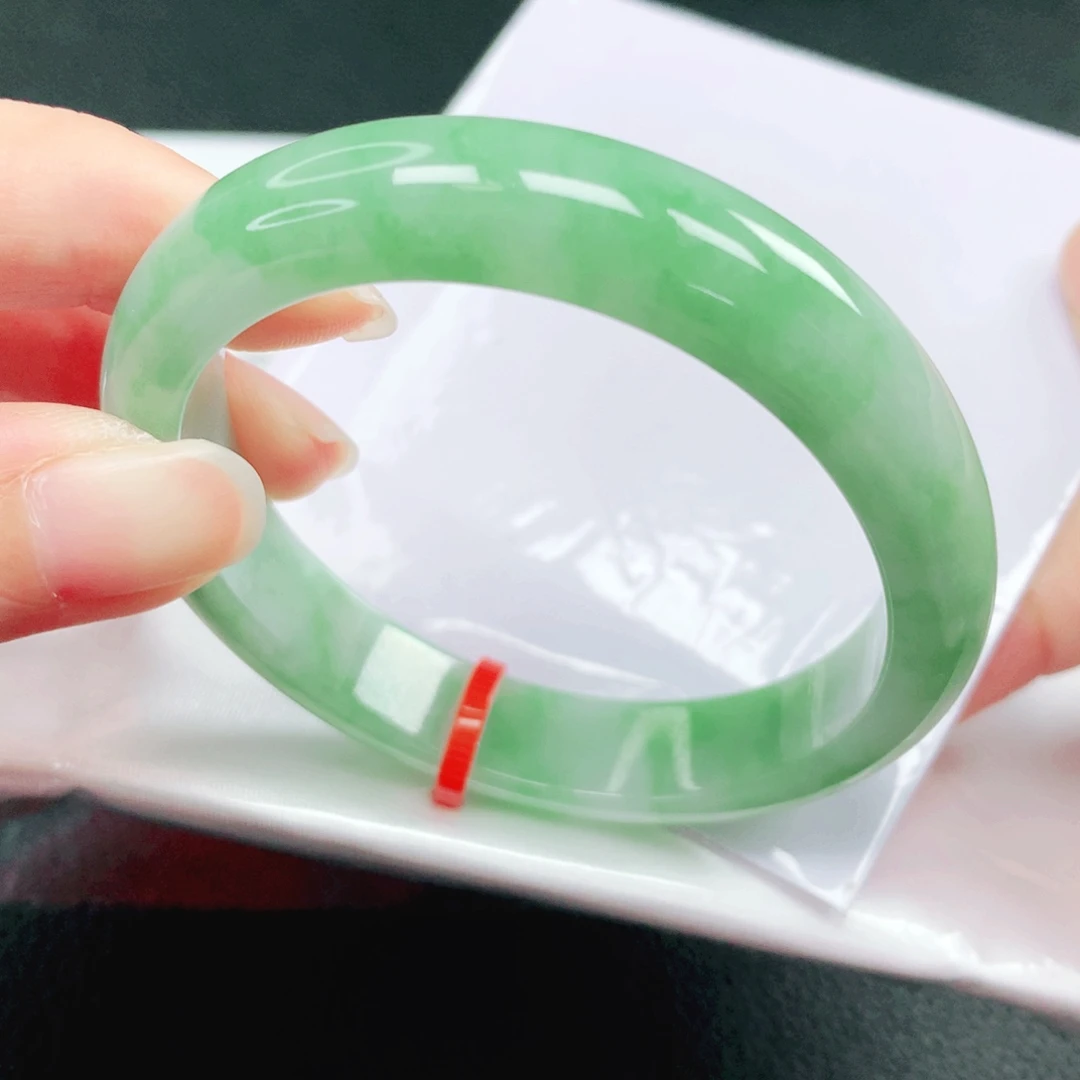 翡翠未镶嵌手镯56贵