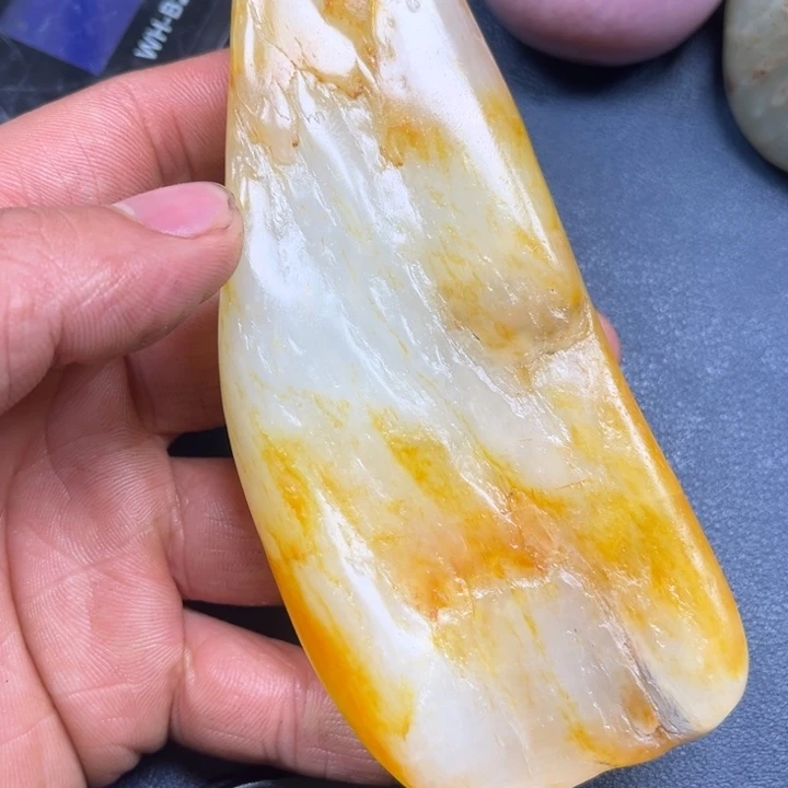 和田玉未镶嵌珠宝奇石