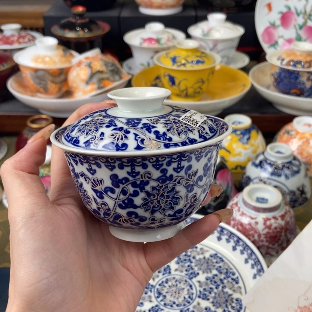 陶瓷艺术家的作品是一种
