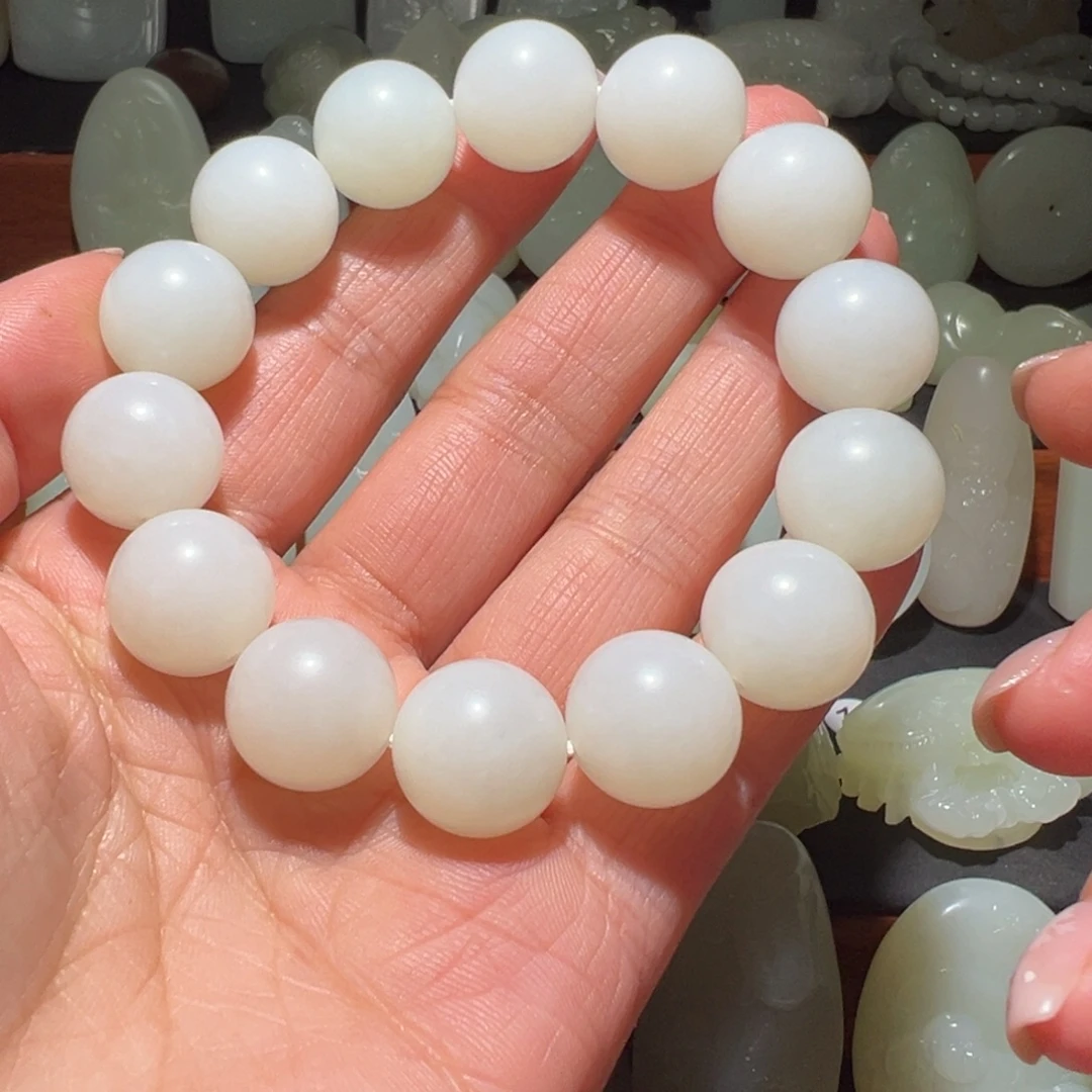 荣***具和田玉未镶嵌颈饰