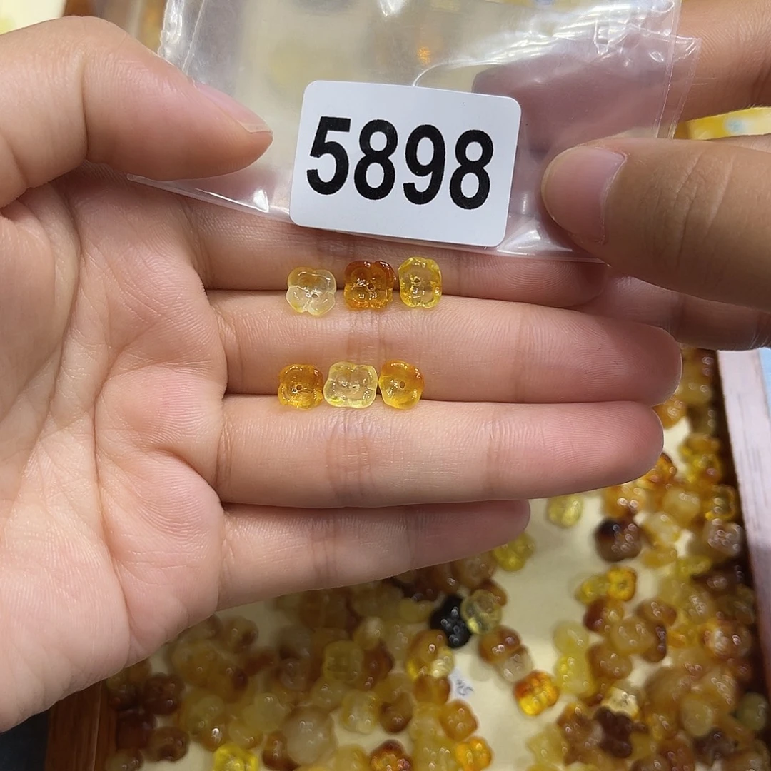 琥珀未镶嵌珠宝奇石