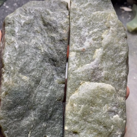 透闪石质玉未镶嵌挂件