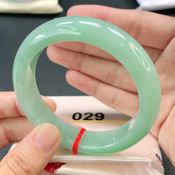 翡翠手镯未镶嵌缅甸56.8