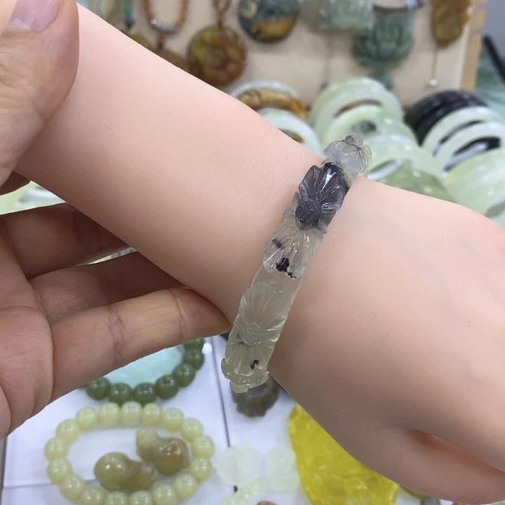 岫玉未镶嵌手镯（圆镯）