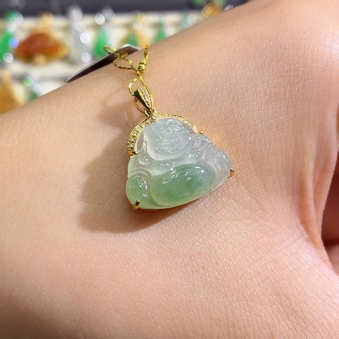 翡翠18K金镶嵌颈饰