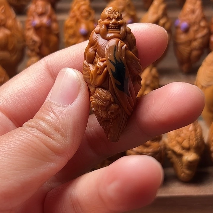 王***某吊坠橄榄核橄榄核