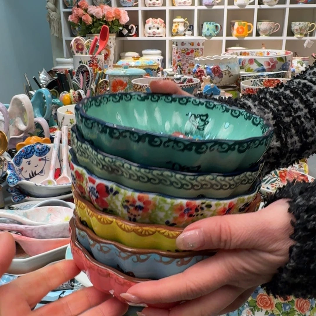 瓷片5.7英寸波浪小盘6只，看图