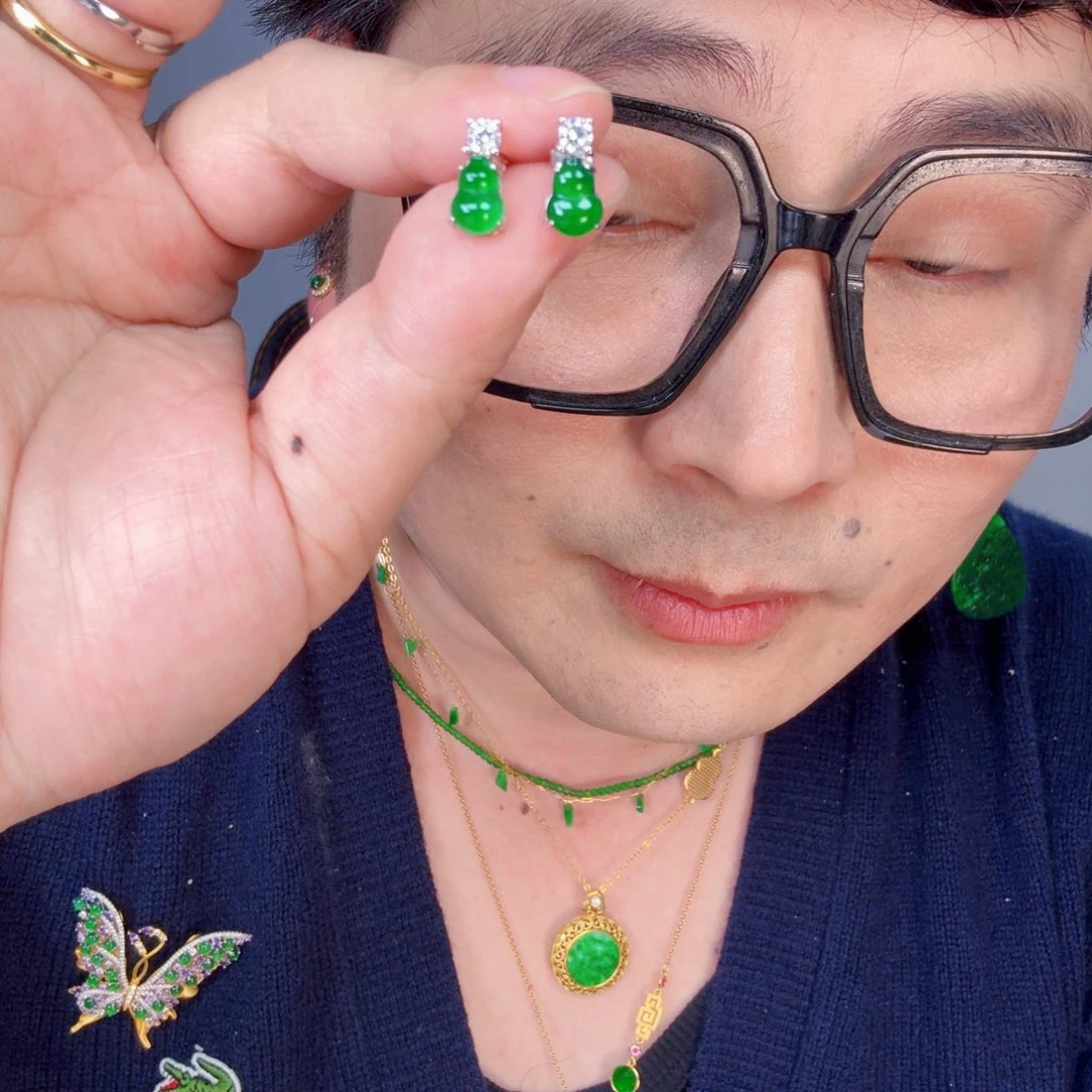 翡翠颈饰未镶嵌一对