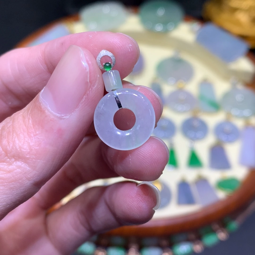 翡翠吊坠(不含链)18K金镶嵌