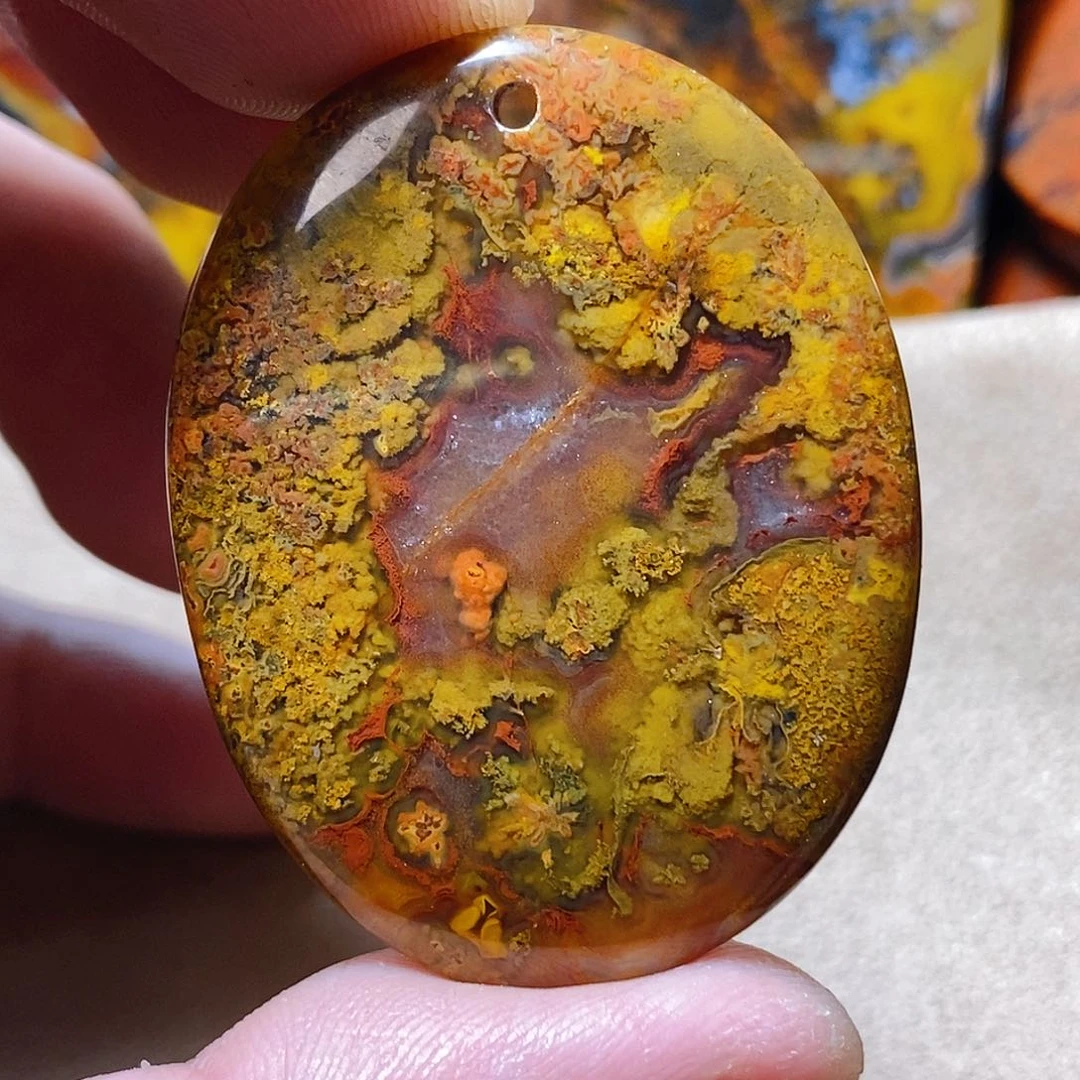 玛瑙/玉髓颈饰未镶嵌担**月