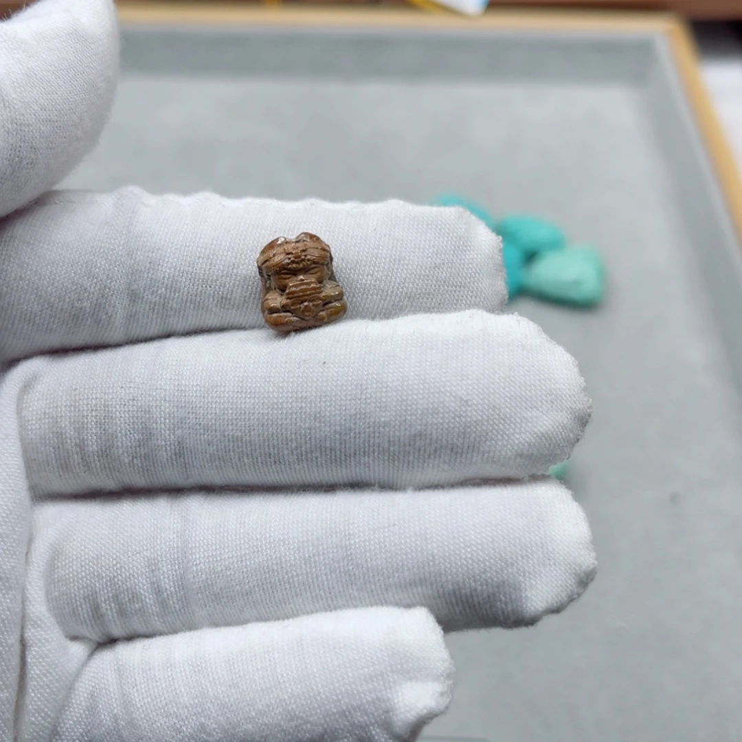 绿松石未镶嵌挂件