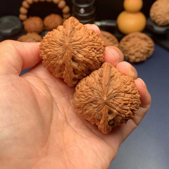 把件文玩核桃44红皮球体满天星全品