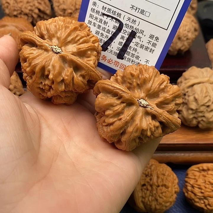 吊坠桃核粗筋狮子头48