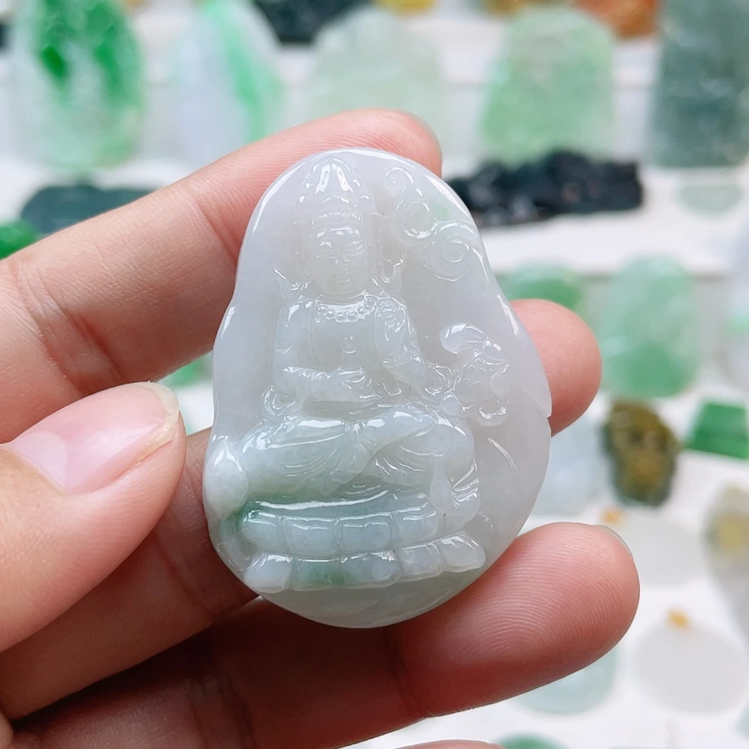翡翠颈饰未镶嵌大势至