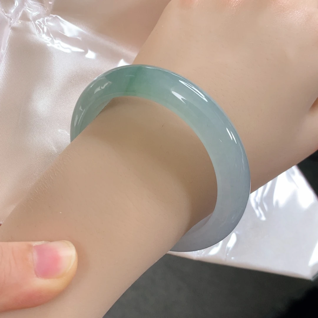 未镶嵌手镯翡翠 正圈①⑨⑤冰湖绿