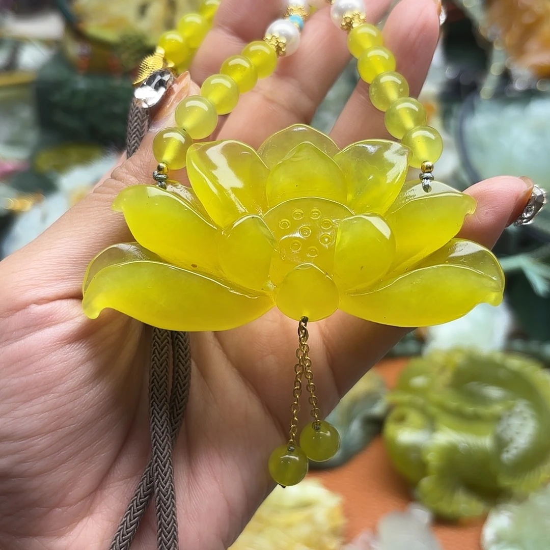 蛇纹石玉未镶嵌吊坠