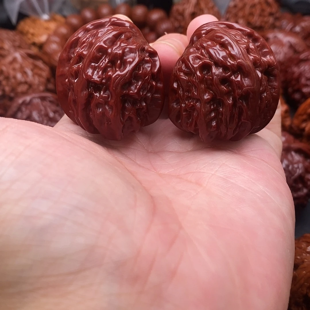 猴头核桃吊坠白狮子半臂