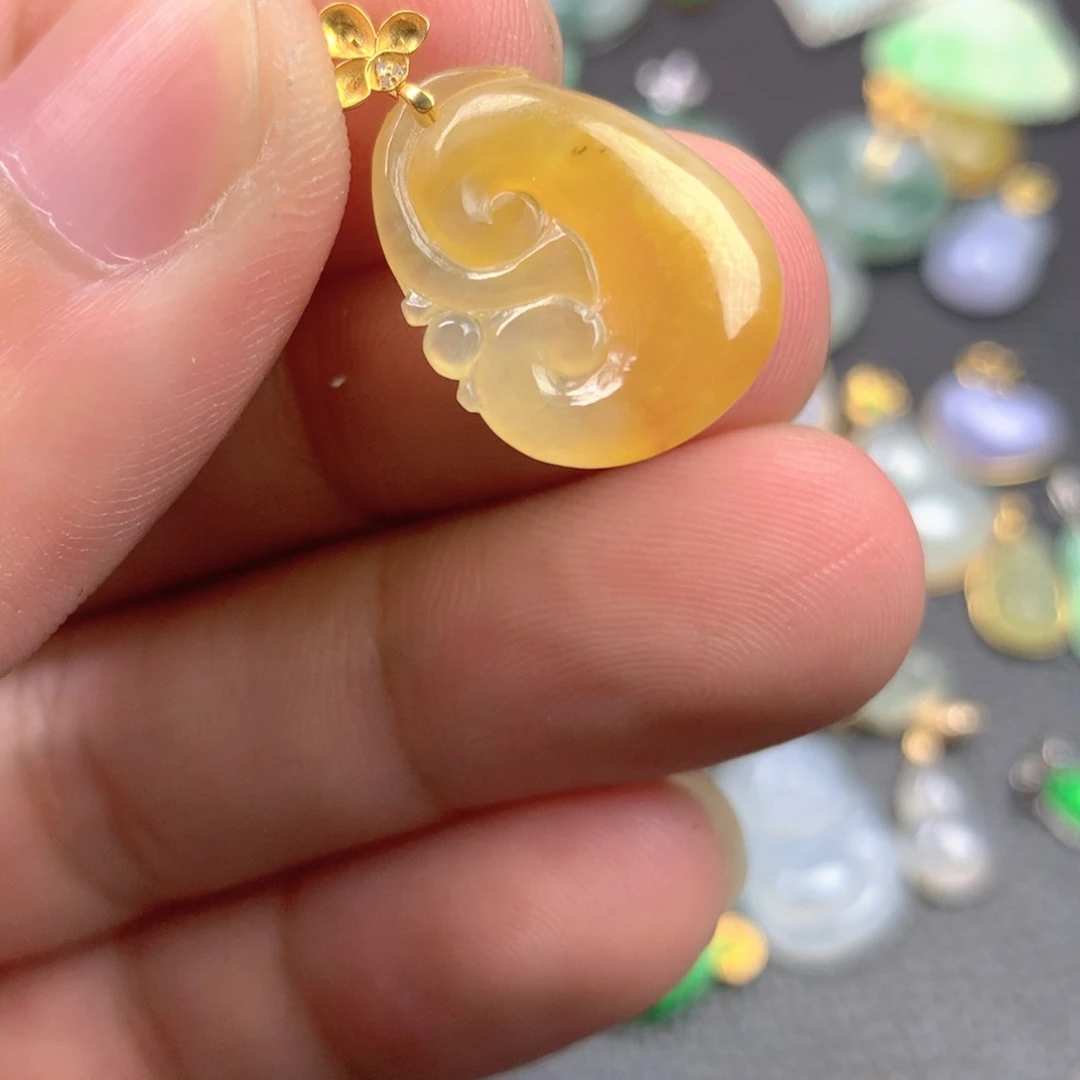 【闪购商品】颈饰18K金镶嵌翡翠翡翠