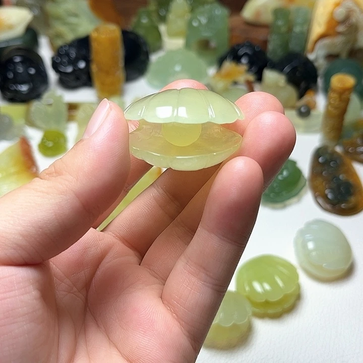 未镶嵌蛇纹石玉颈饰