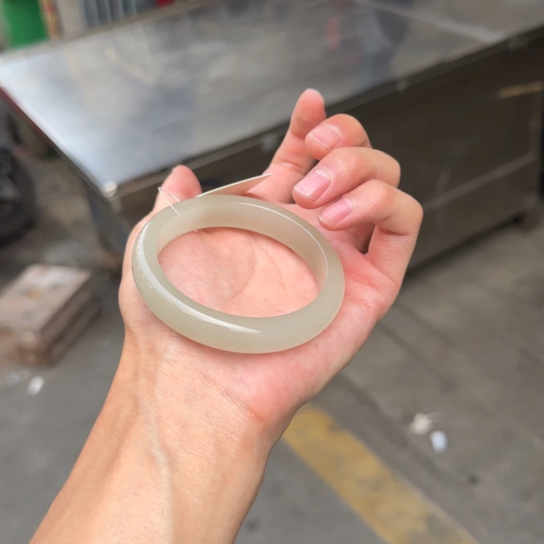 东陵石手镯未镶嵌