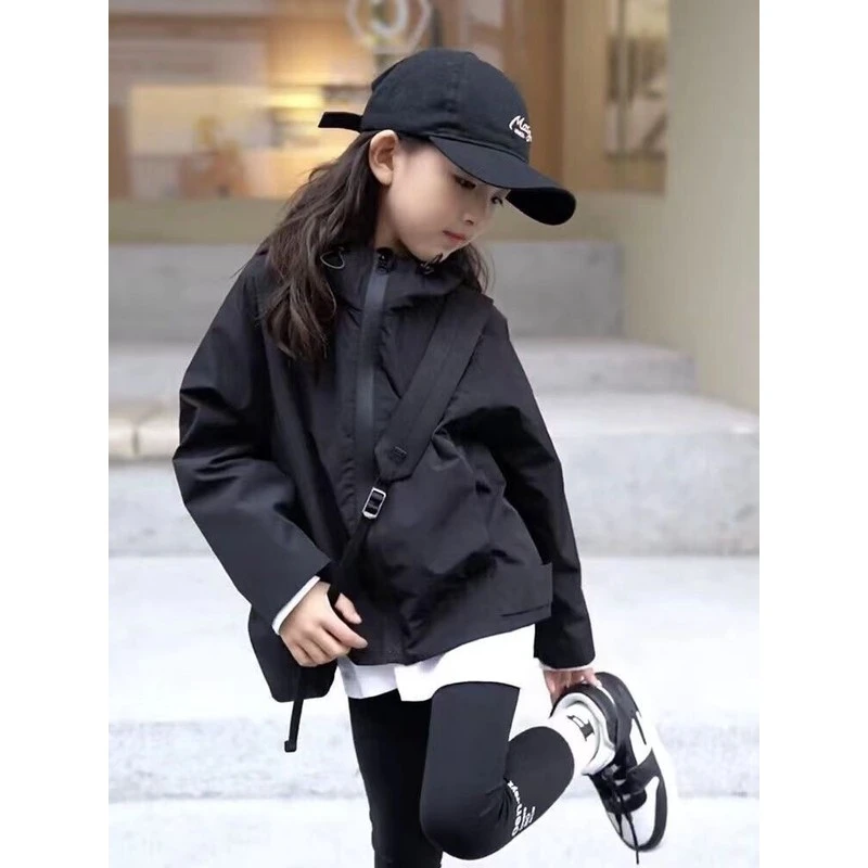 女童秋季外套2025洋气新款儿童时髦冲锋衣春秋连帽童装开衫休闲装