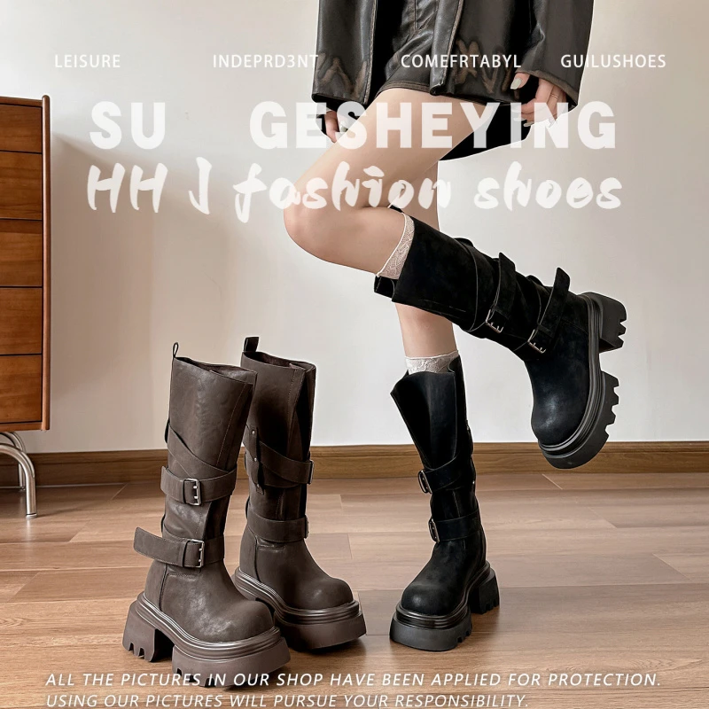 棕色不过膝靴子女款2025新款秋季气质超火复古百搭皮带扣长筒靴女