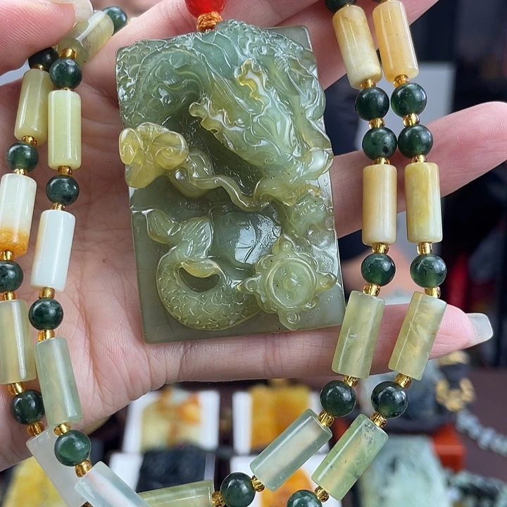 未镶嵌蛇纹石玉颈饰