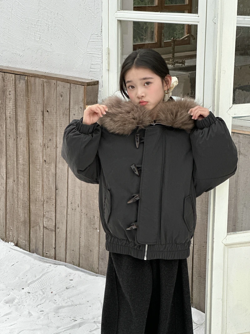 牛角扣短款连帽鸭绒羽绒服