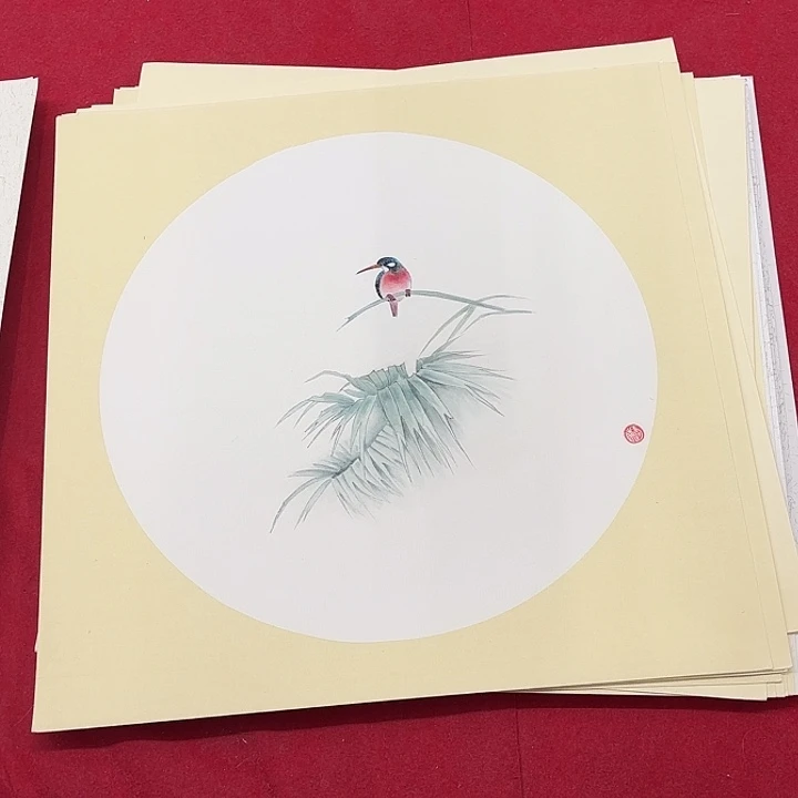 国画花鸟等图案为一体而得