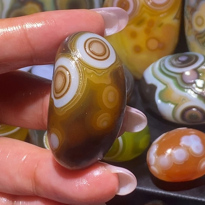 玛瑙/玉髓未镶嵌珠宝奇石48