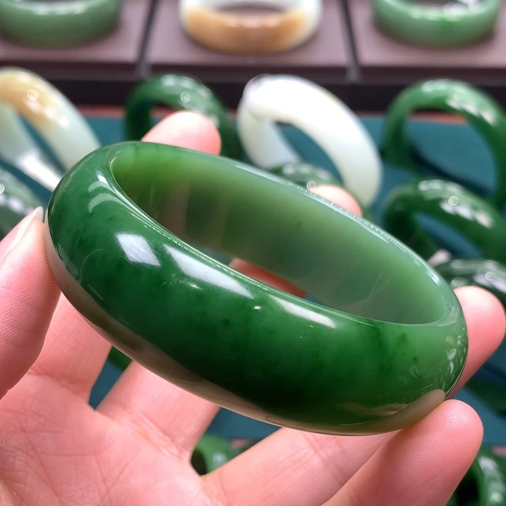 未镶嵌手镯和田玉（碧玉）