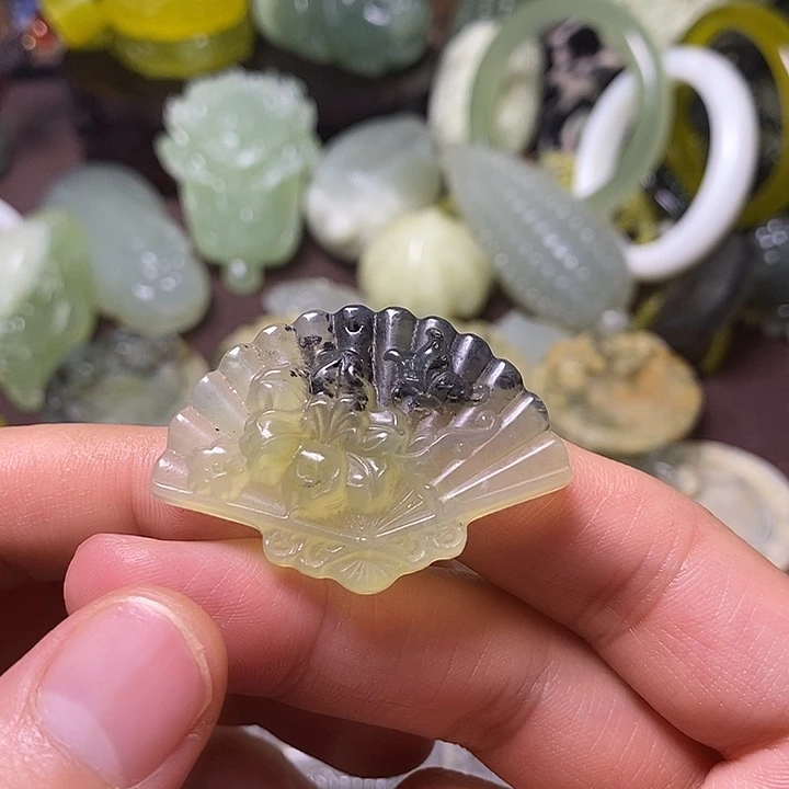岫玉未镶嵌岫玉颈饰
