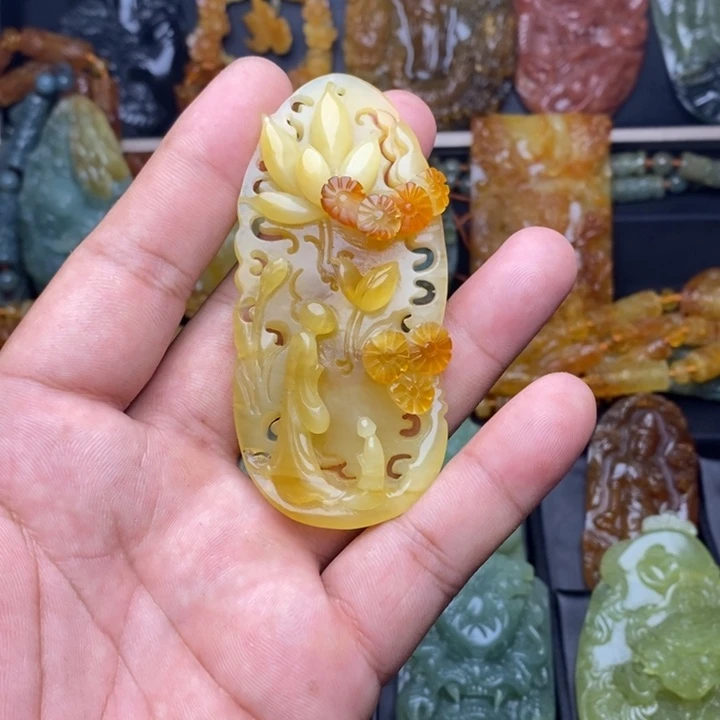 蛇纹石玉未镶嵌颈饰清****