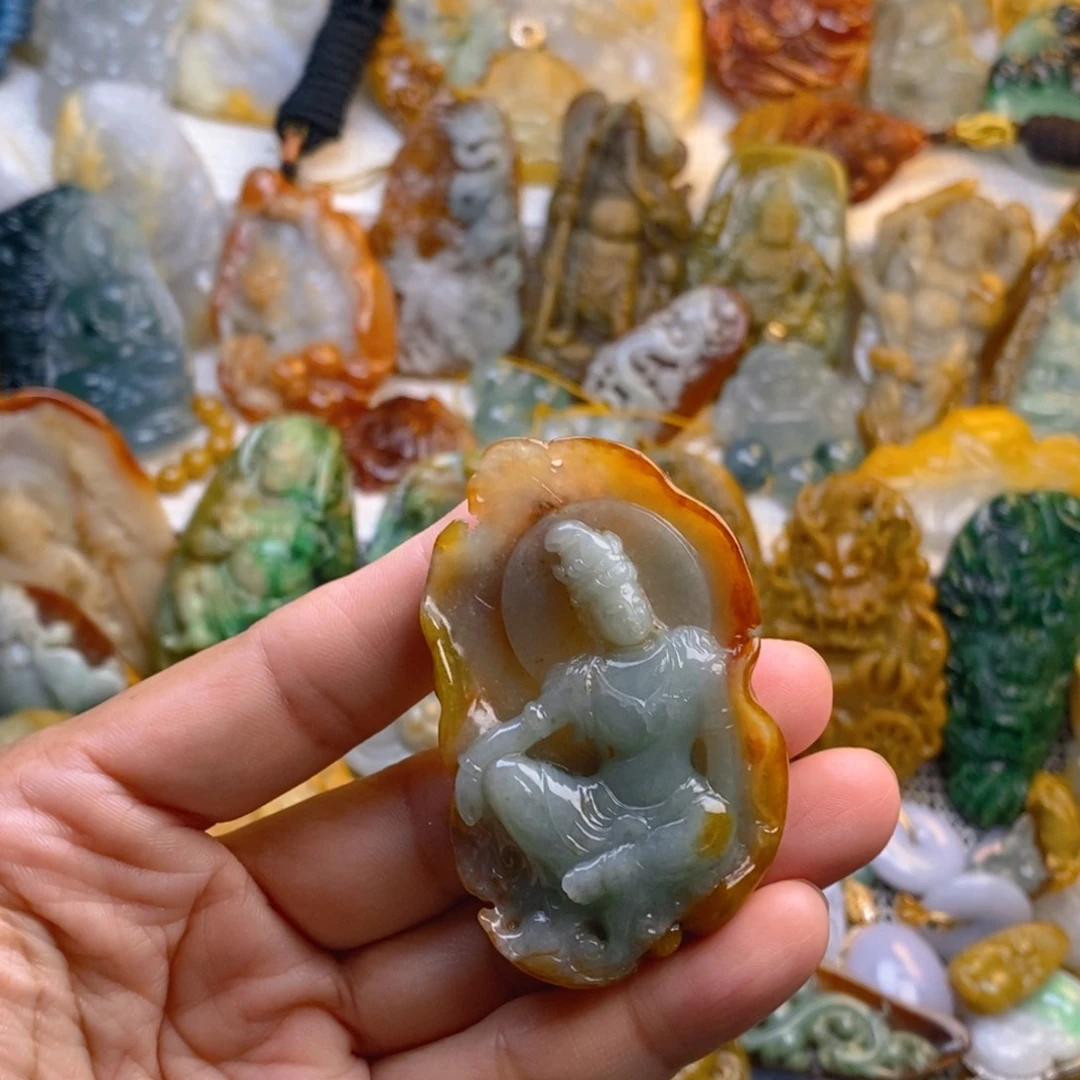 翡翠未镶嵌颈饰fc